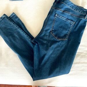 Kiss Me Super Skinny Jeans by Jessica Simpson in Size 32